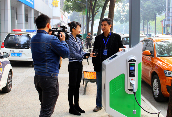 4媒體720 4媒體720