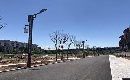 華體為遂寧提供的這個(gè)路燈“小書包”，在5G時(shí)代將有“大用處”